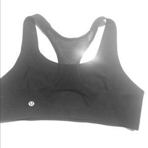 Luluemon black sports bra